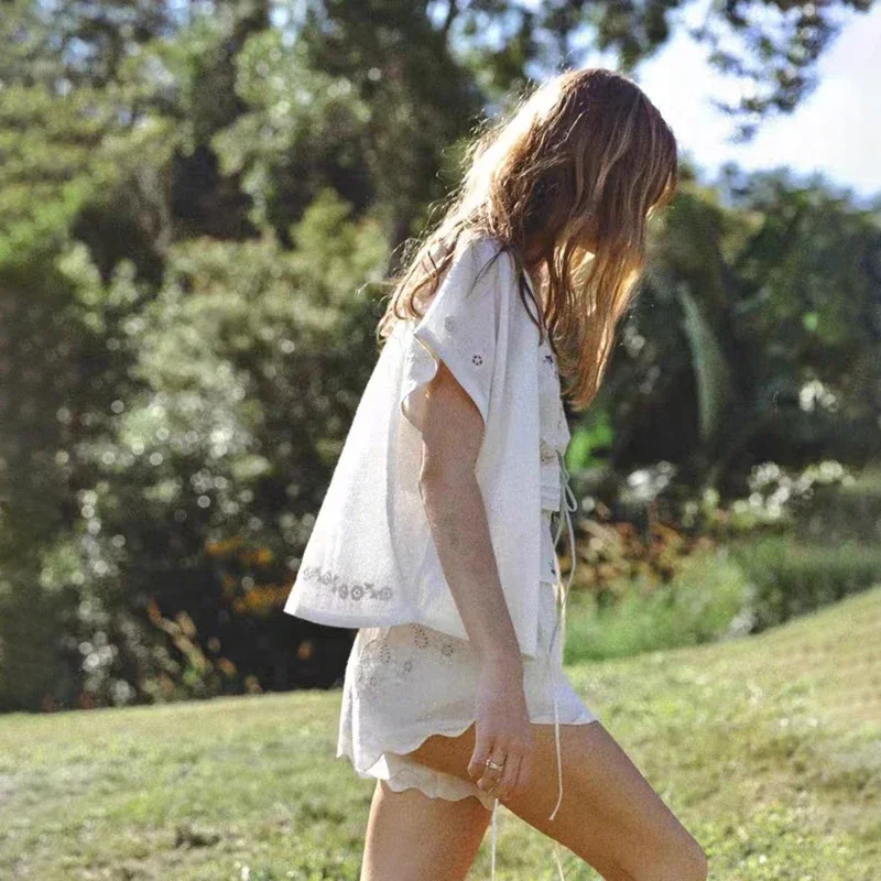 Haut en dentelle à manches courtes et col en V pour femme, émail brodé floral, rétro chic, été, 2024