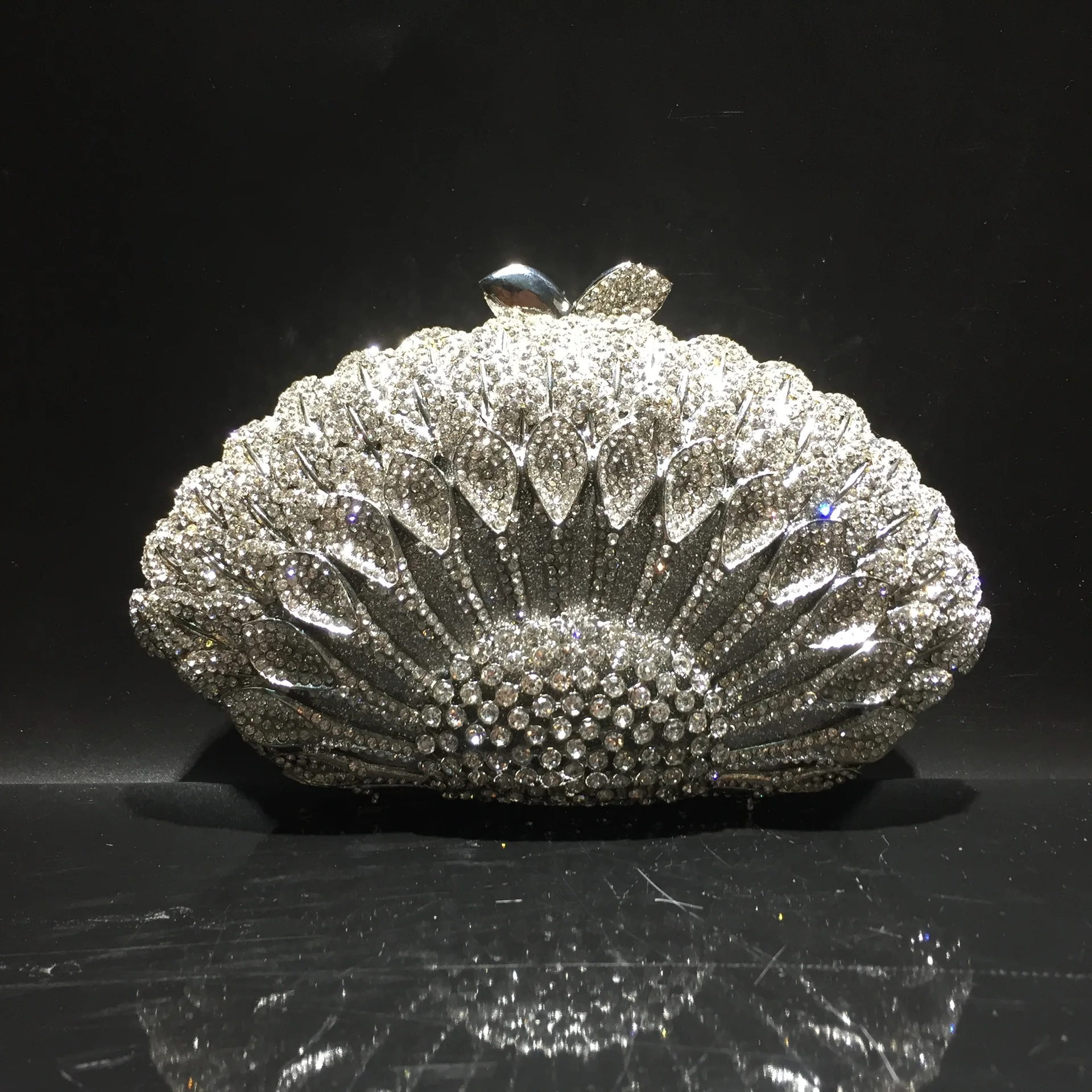 

Rhinestone Empty Metal Crystal Dinner Bag Diamond Women's Clutch Bolsos De Mujer Tendencia Niche Designer Geometric Shoulder Bag