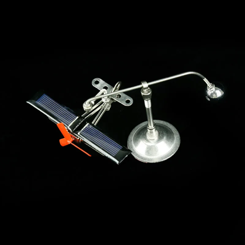 The cultivation of interest and interest in the teaching of scientific demonstration products of solar powered small aircraft