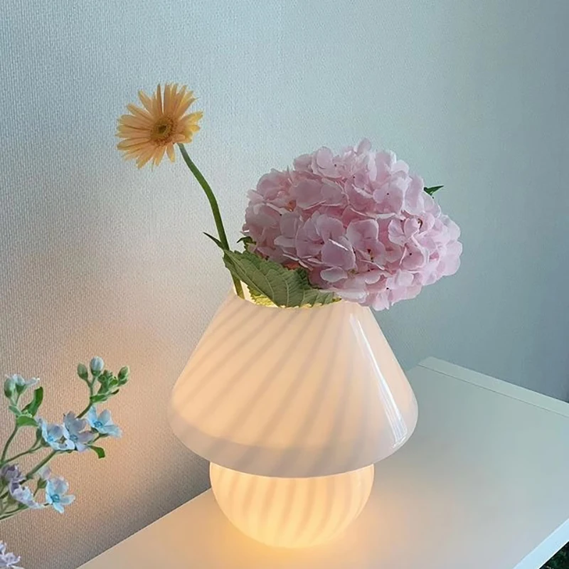 Lampu Meja Jamur Kaca LED Modern Bossen dengan Colokan USB untuk Berkemah, Meja Kerja, dan Dekorasi Rumah Lainnya, Sempurna untuk Hari Ibu!