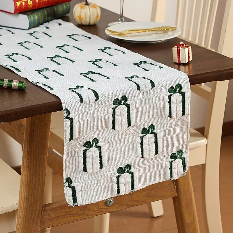 1pcs Christma Tree Star Tables Flag Tablecloth Christmas Party Table Decoration Waterproof Oil Proof Tablecloths Table Runner