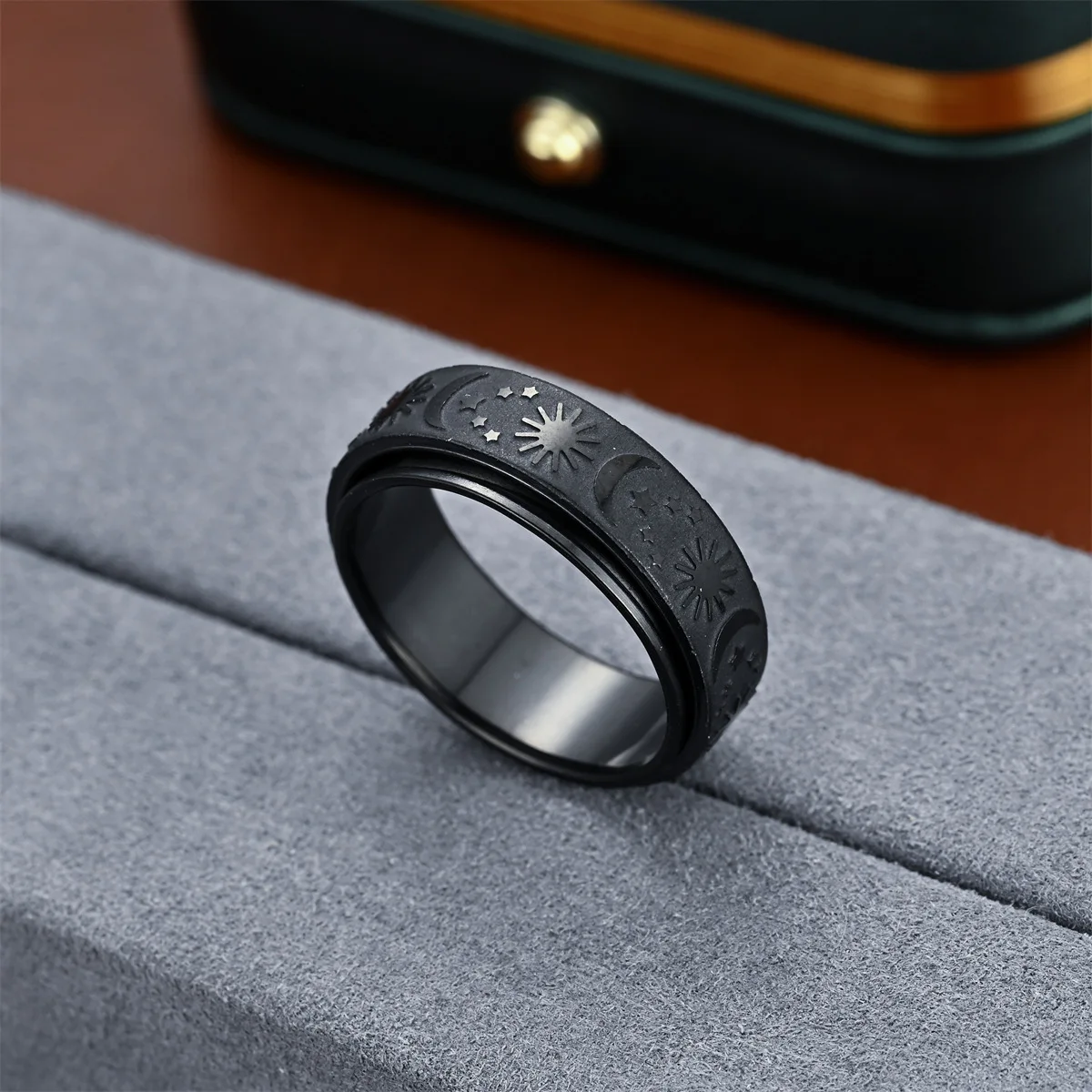 Hot Selling Stainless Steel Rotatable Star And Moon Ring For Women Men Jewelry Accessories Wholesale Size 6-11 ﻿