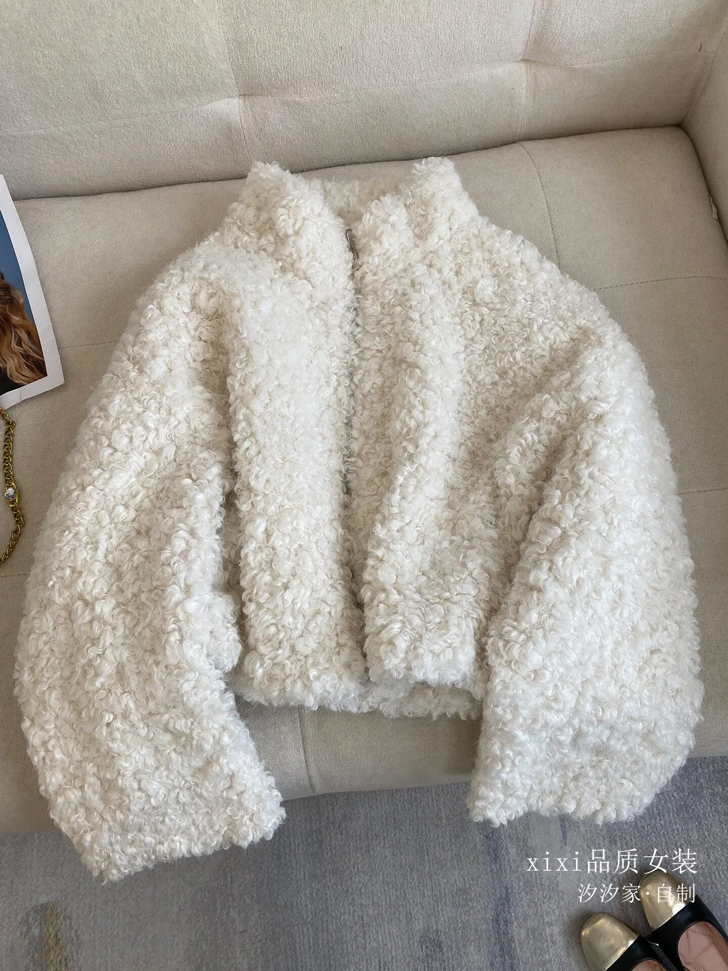 New Lamb fur coat with looped curly fur, fine and smooth plush, warm and thick top Jackets