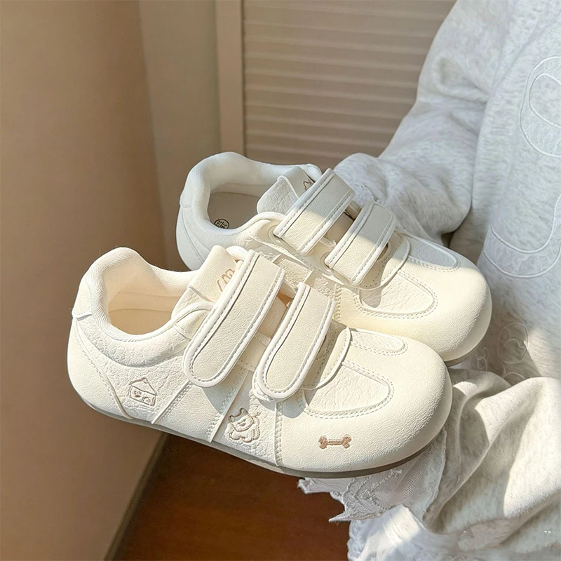 2026 Autumn New Women's Velcro White Shoes Fresh and Cute Niche Design Student Fashion Versatile Casual Shoes Light Comfortable
