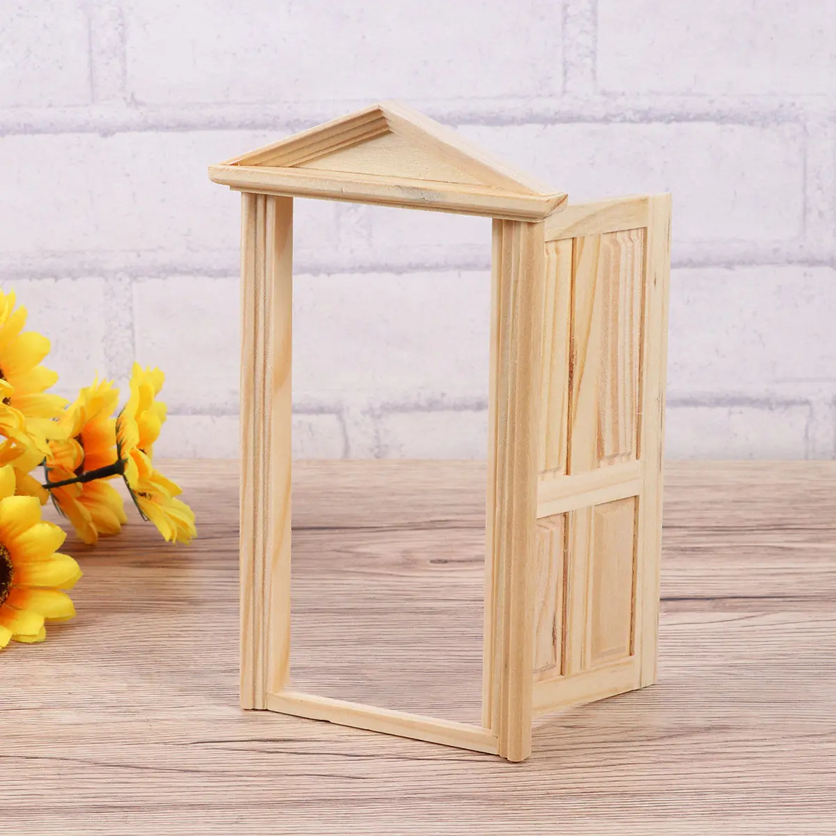 

1:12 Mini House Wooden Door 9x175cm Steeple Top Traditional Style Inward Opening Miniature Living Room Decoration Mini House