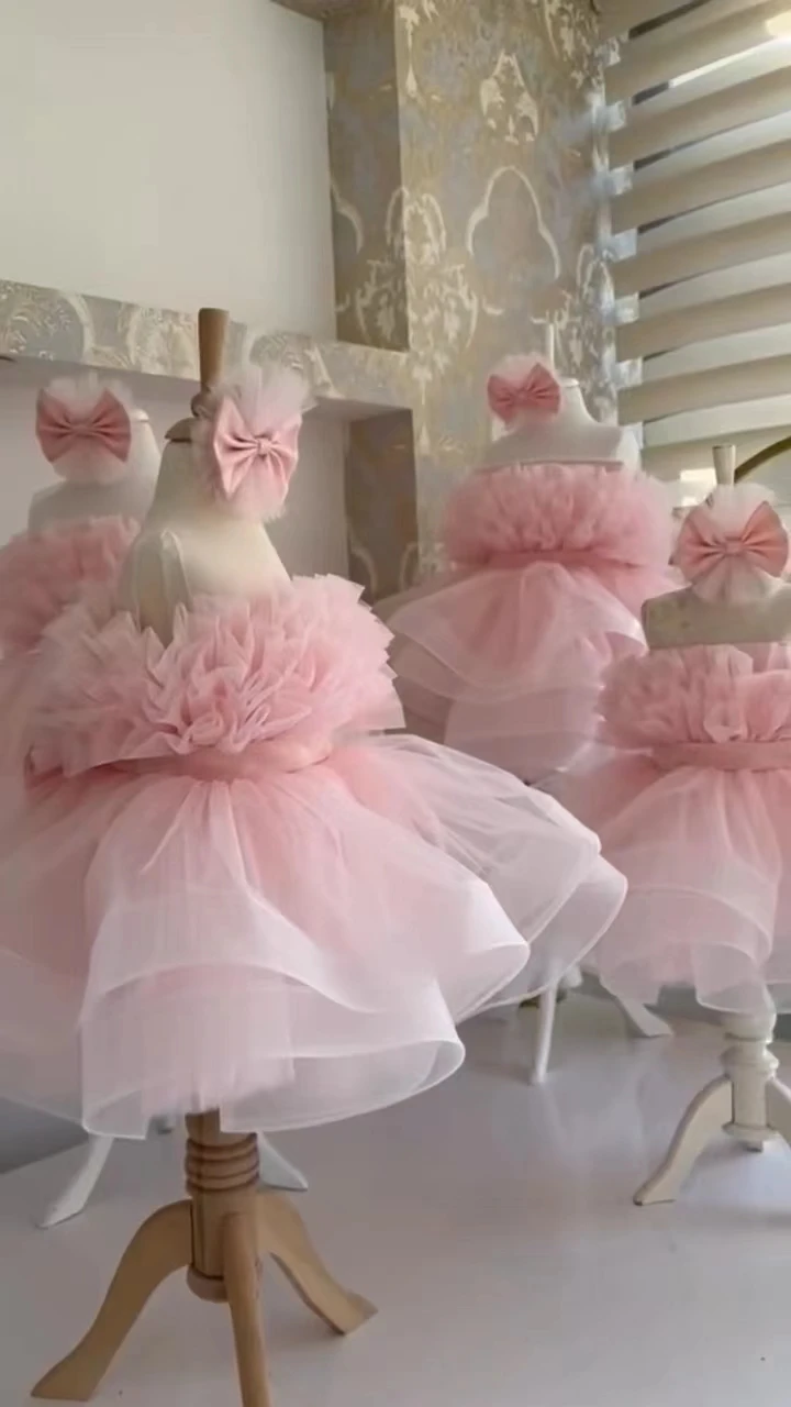 Cute Tiered Flower Girls Dresses Bow Puffy Tulle Children Pageant Ball Gown Short Kids Birthday Communion Dress