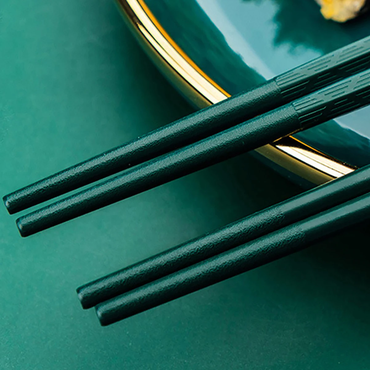 5 Pairs Green Gold Alloy Chopsticks Set Non-Slip Sushi Chopsticks Set Reusable Chinese Chopsticks Home Kitchen Dinnerware Set