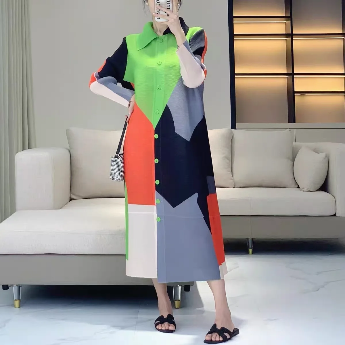 Sukienka Miyake z kontrastowym nadrukiem, plisowana, damska, wiosenno-letnia, luźna, tuszująca brzuch, cienka koszulowa spódnica.