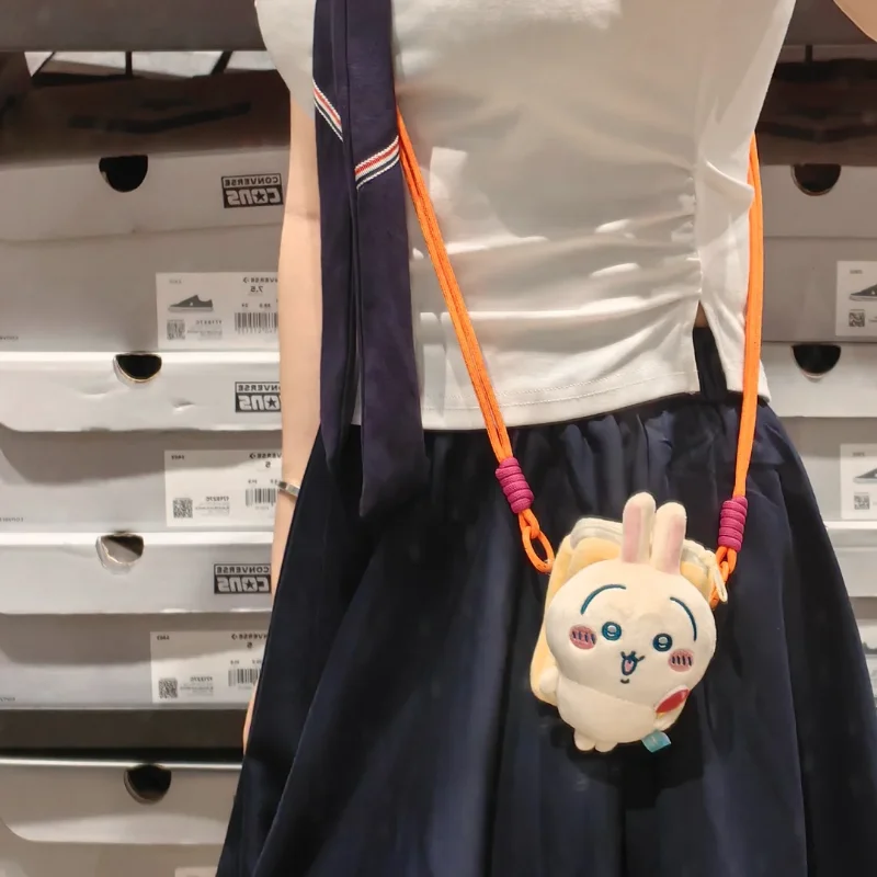 قبضة هاتف أصلية من Chiikawa وحزام كروس Usagi Plushie مع تصميم 2 في 1 ملحق هاتف لطيف لمحبي الرسوم المتحركة هدية
