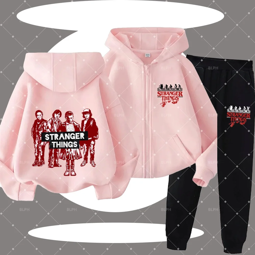 

Стильный комплект детских толстовок на молнии с принтом «Stranger Things», удобная и модная детская верхняя одежда для фанатов.