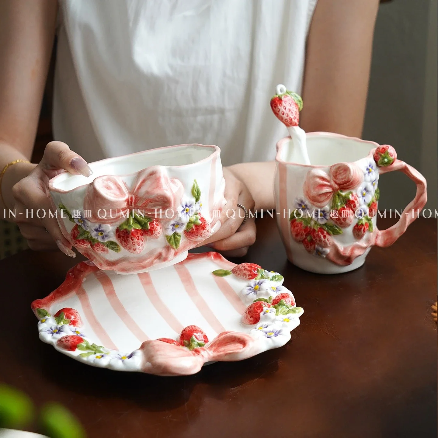 Creative Christmas Berry Bow Cup Plate Ceramic Cup Plate Bowl Set Household Afternoon Tea Mug