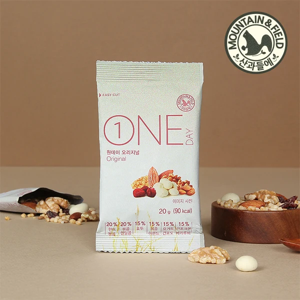 طعام A & F مكسرات أصلية ليوم واحد ، زبادي اللوز والجوز ، 20 جم ، أكياس