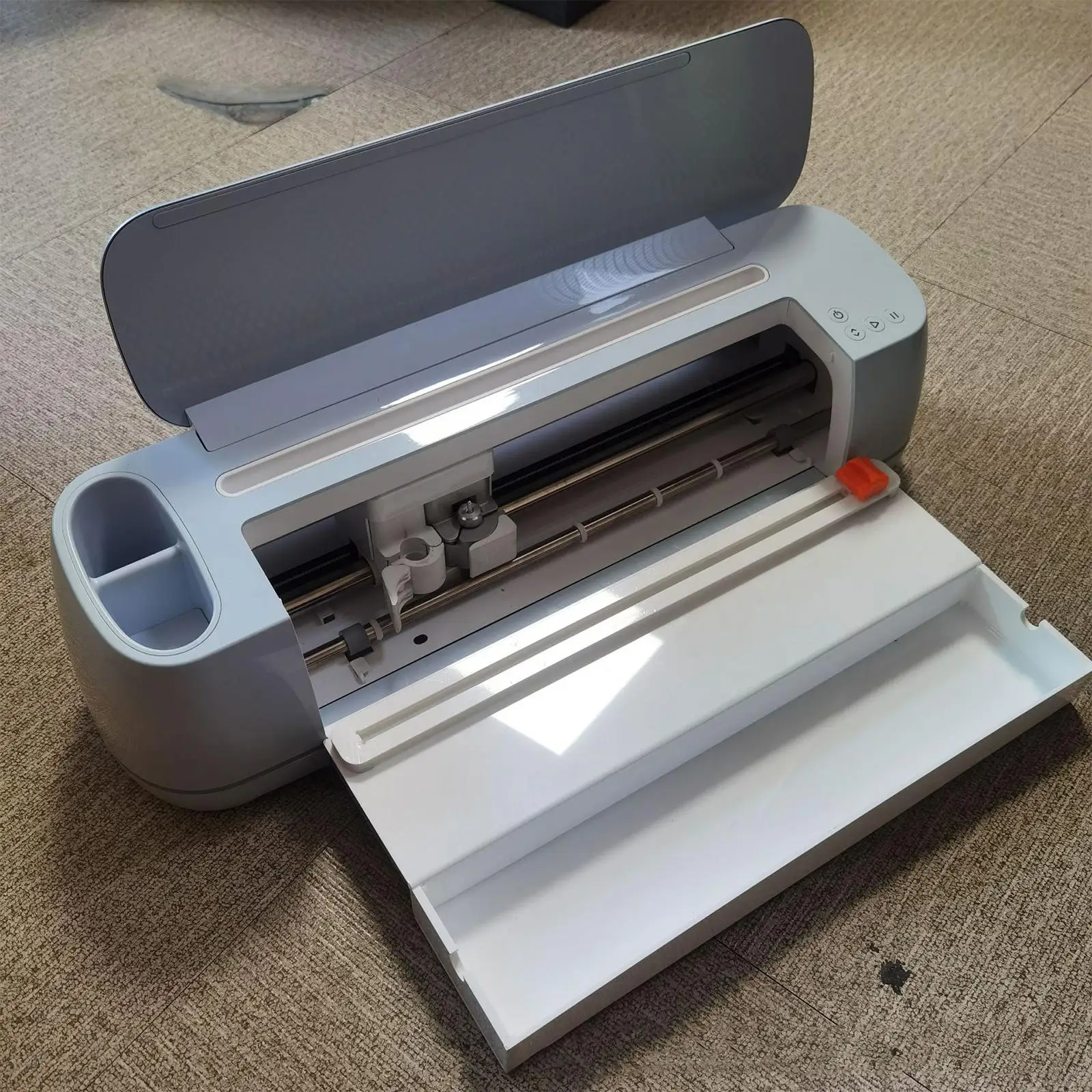 

Roll Holder with Cutter with Built in Trimmer Replacement Removable Durable Rollers Media Tray for Cutting Plotter Maker Office