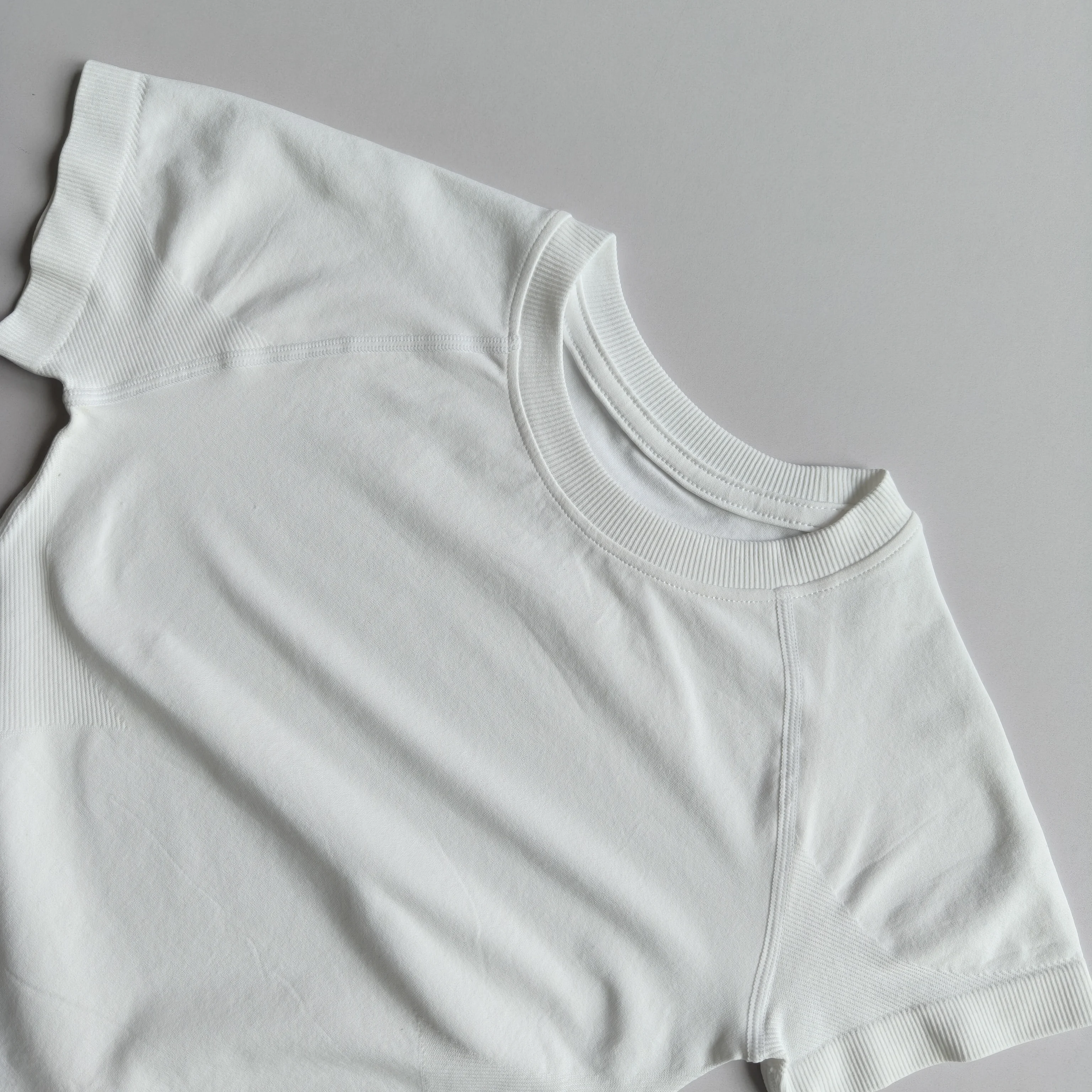 Damen Schnelltrocknendes Nahtloses Fitness-T-Shirt Outdoor-Sportbekleidung Yoga-Lauf-Workout-Oberteil Damen-Sportbekleidung Trainings-Gym-Kleidung – Detail 16
