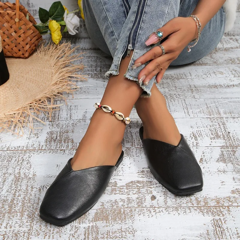 2025 flat bottom Baotou half drag summer new fashion square head outside wear slippers female