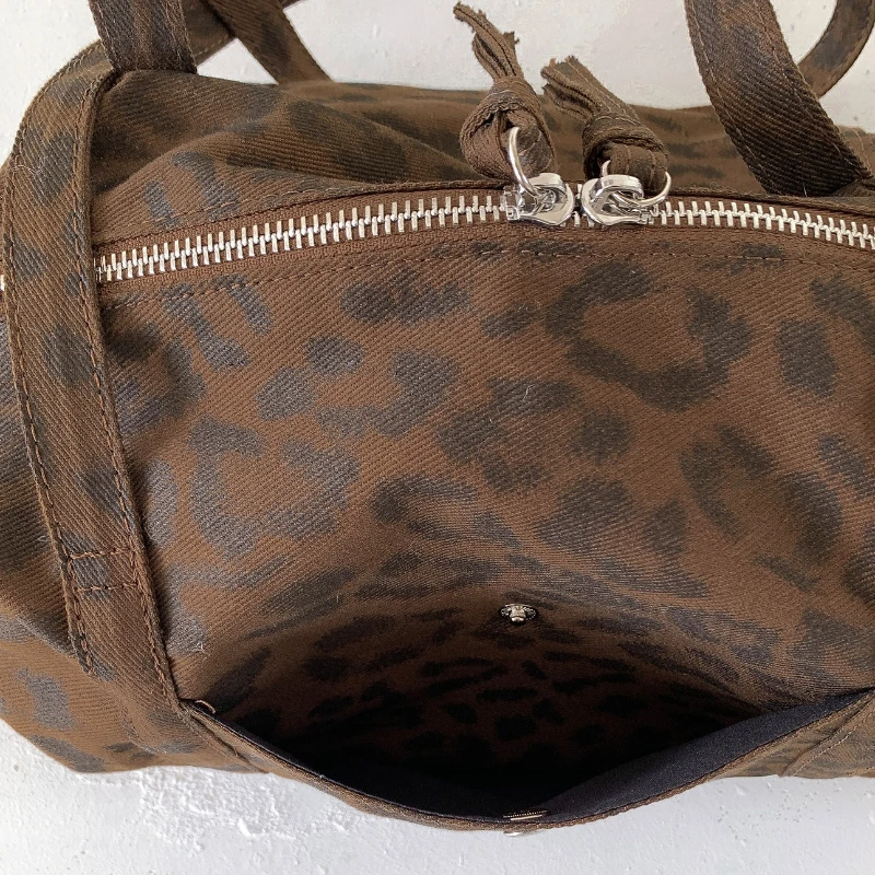 خمر العصرية حقيبة ساعي النايلون ليوبارد طباعة المرأة حقيبة كتف الكورية نمط الحد الأدنى حقيبة يد قوانغتشو حقيبة عالية الجودة