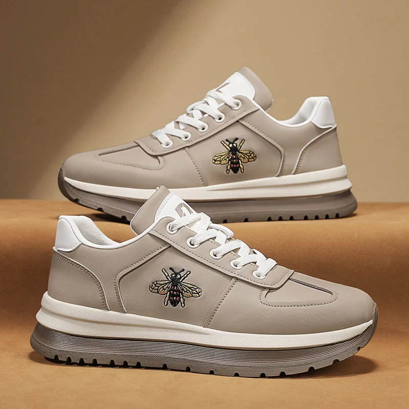 

Men's Leather Casual Shoes Low-top Round-toe Large-sized Four-season Style Fashionable Leather Sports Shoes Bee Pattern Design