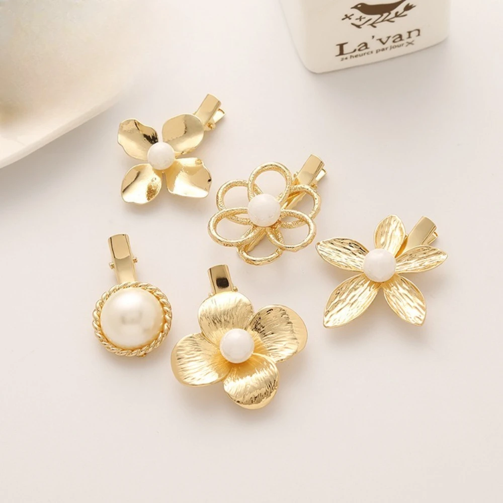 

Заколка для волос в стиле природы, заколка из сплава с цветочным жемчугом и листьями, элегантные заколки с боковой челкой для женщин, повседневные аксессуары для волос