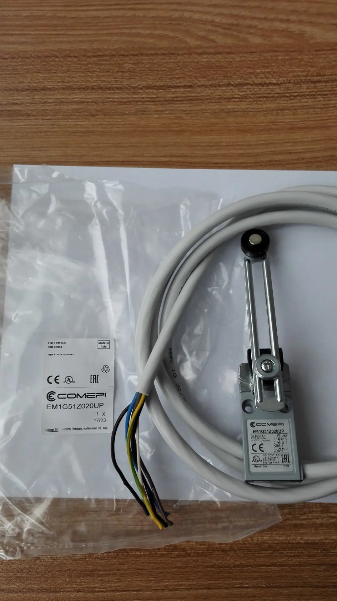 New original COMEPI limit switch EM1G51Z020UP