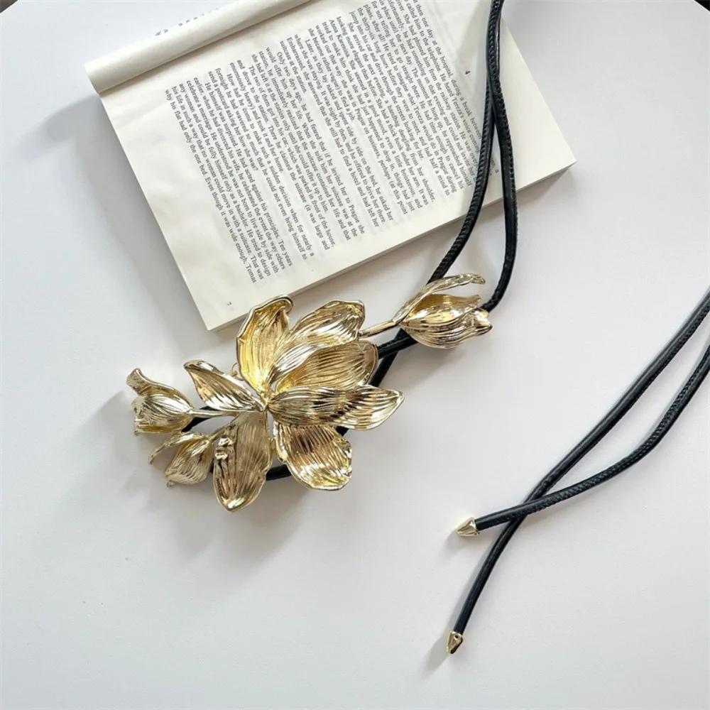 

Fashion Vintage Tulip Waist Chain Elegant Large Alloy Flower Belt Simple No Punching PU Leather Rope Belt Pants