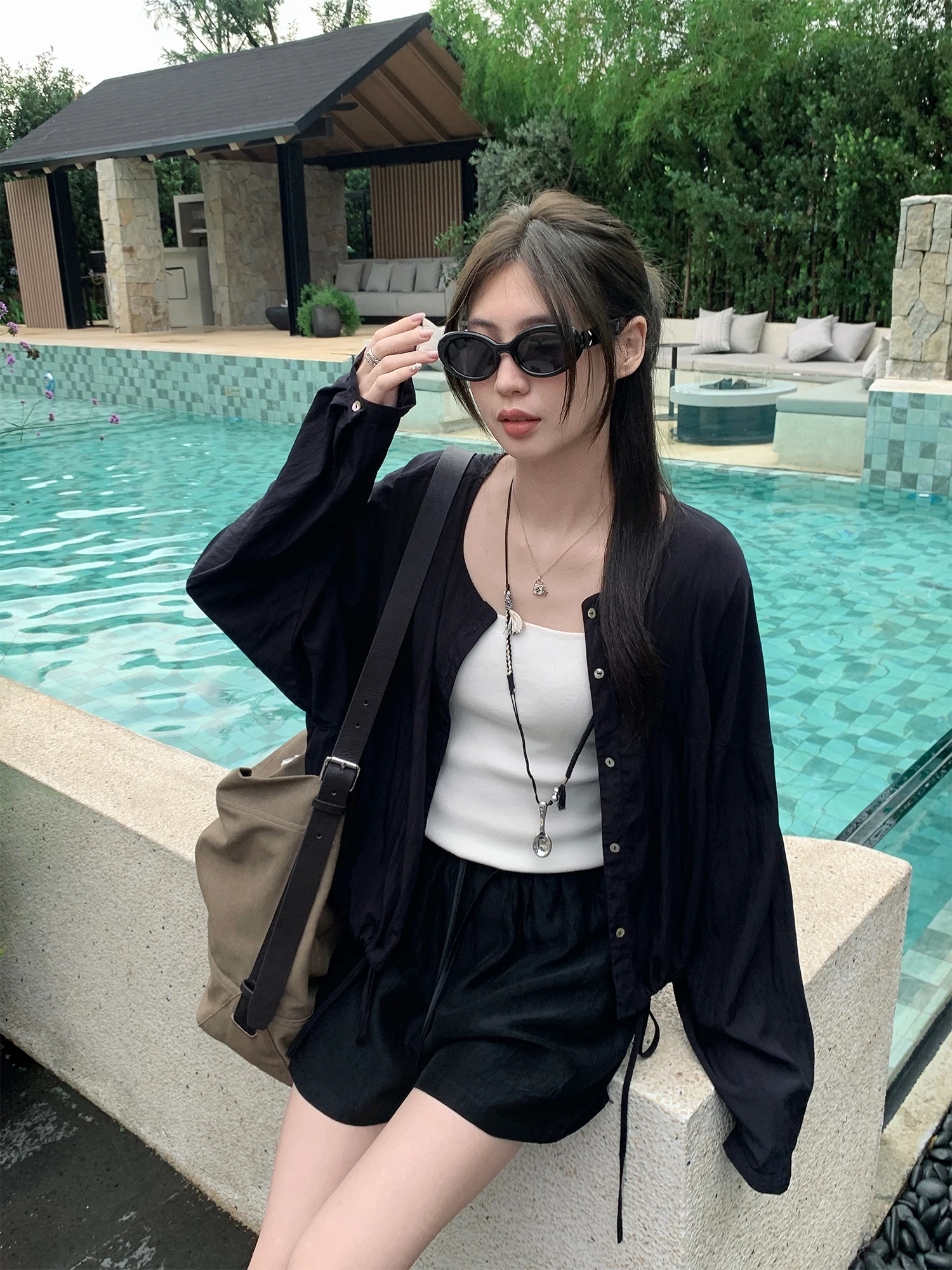 

Loose Fit Sun Protection irt A-Line T with Dstring Airy Feel Lightweight round Ne Design Breathable Nylon Fiber