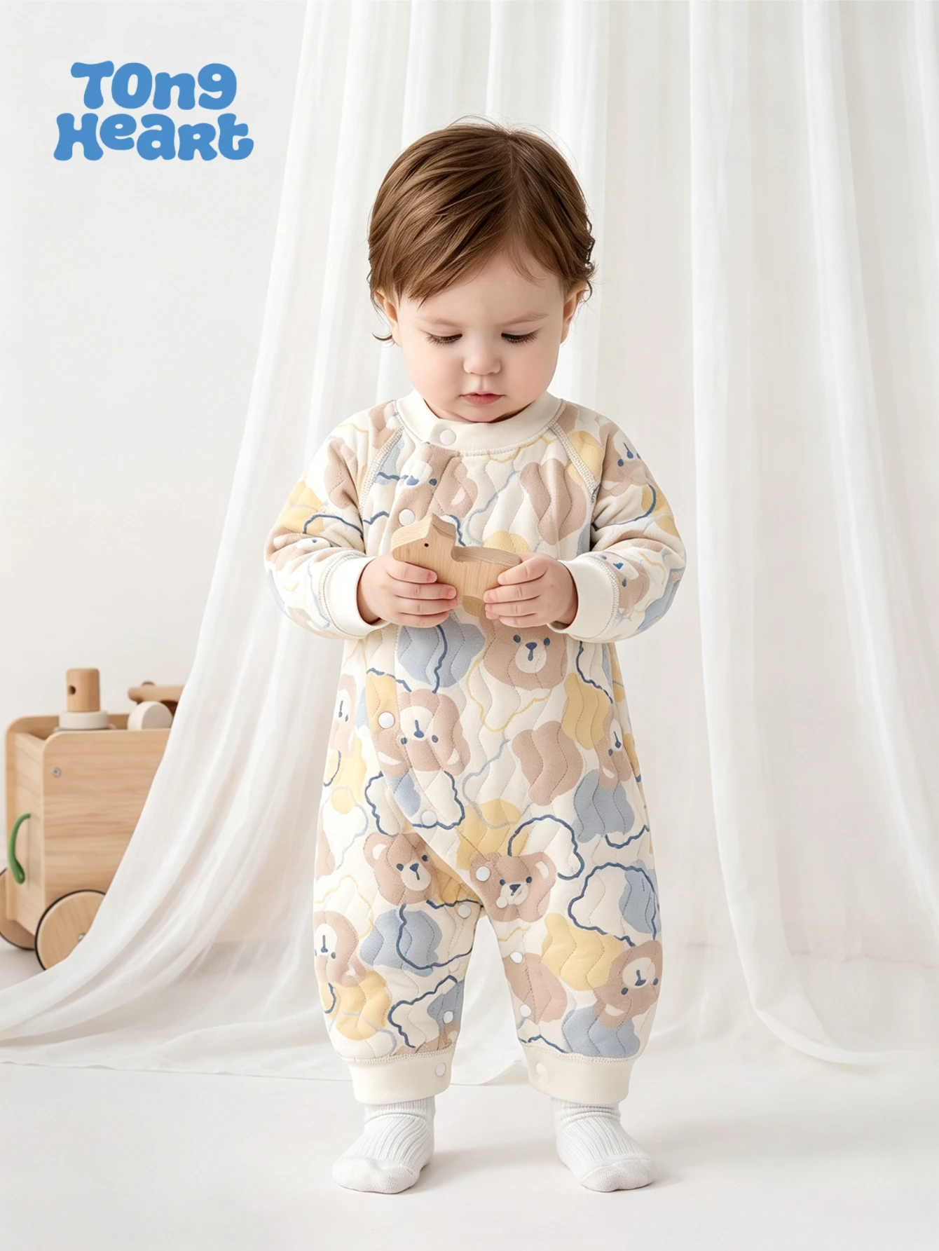 TongHeart Winter Baby Warmth-Resistant One-Piece Suit for Newborns, Suitable for Autumn and Winter, Provides Warmth and Cold