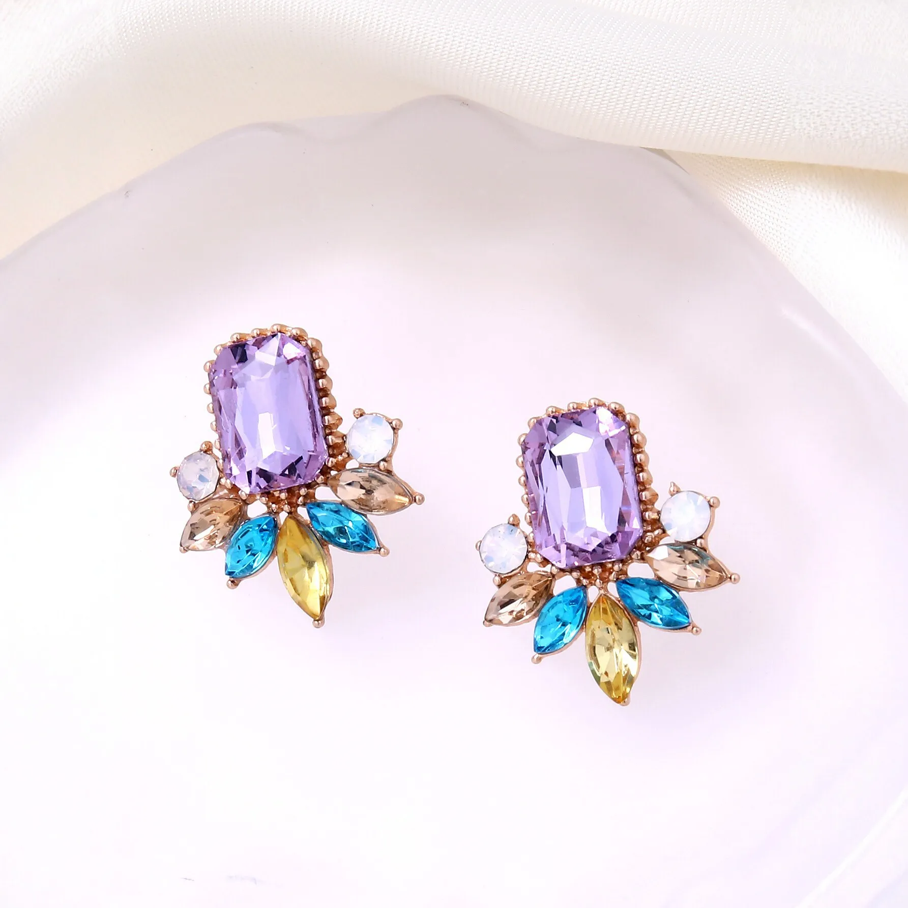 Source Rhinestone series stud earrings women's simple fashion alloy diamond-encrusted geometric earrings earrings