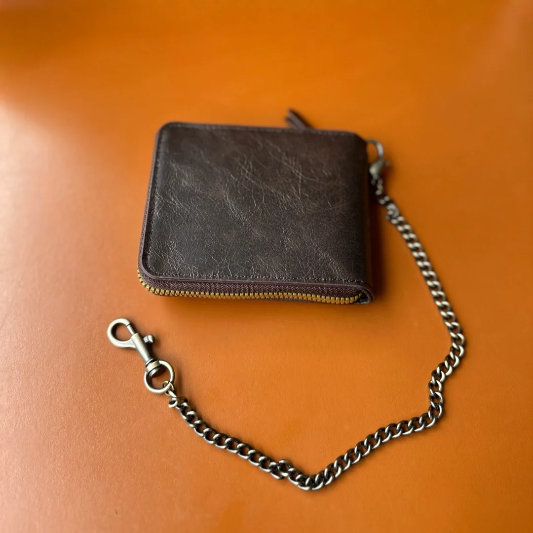 Men's Pu Leather Bi-Fold Wallet with Chain, Multiple Card Slots and Cash Compartment, Secure Snap Closure - Father's Day Gift, Gift for Dad/Husband/Boyfriend, Black Wallet, Travel Accessory, Classic Design, High-Quality Materials, Professional Men's Accessory, Everyday Carry, Fashionable Accessory, Durable Construction