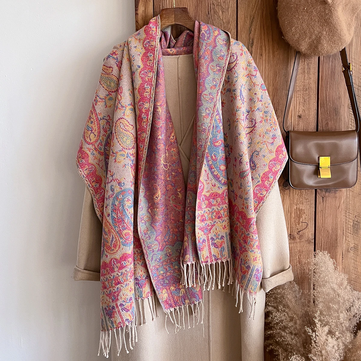 

Женская зимняя шаль из пашмины с принтом пейсли, толстый теплый длинный шарф с кисточками, пончо в национальном стиле, палантин для сохранения тепла