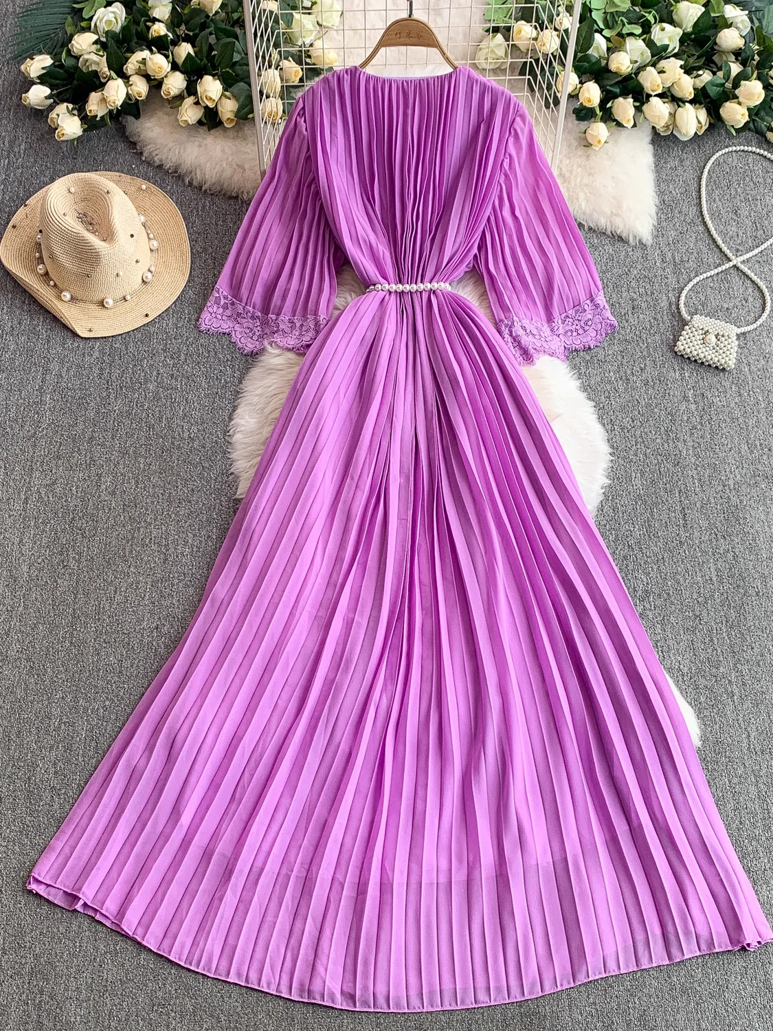 

Ele High-Waisted Lace Dr with Pleats And Diamond Embelliments V-Ne Long Skirt Korean Sle Commute Dr