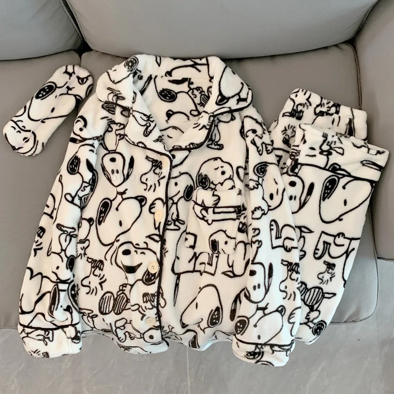 Nieuwe Cartoon Snoopy Dames Pluche Pyjama Set Warm Flanel Lange Mouw Broek Voor Herfst En Winter Warm Koreaanse Woninginrichting