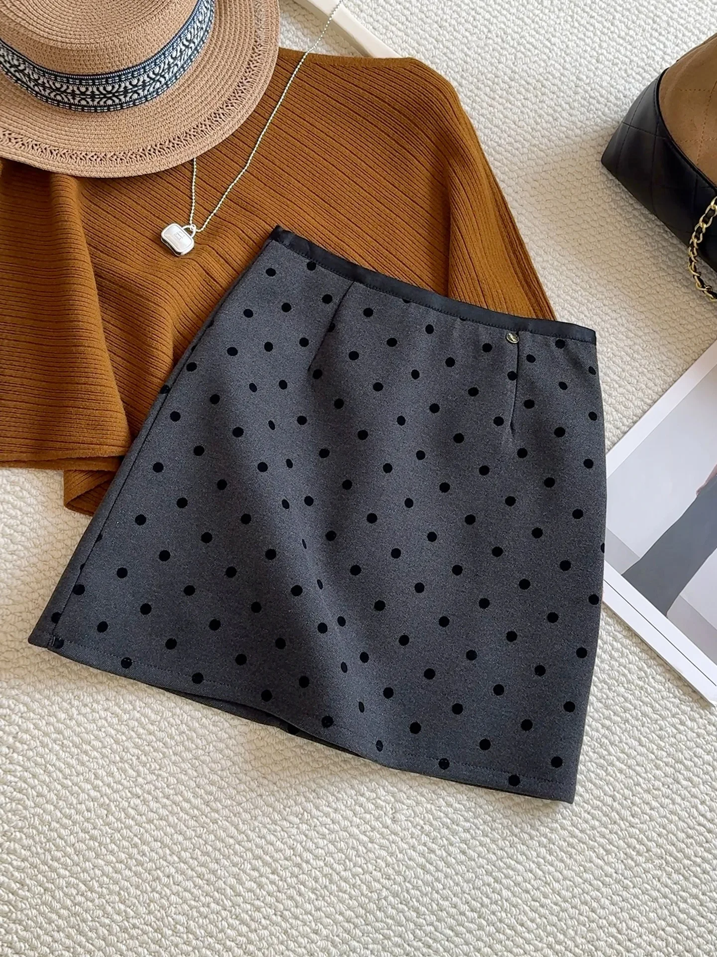 

Клетчатая плиссированная юбка для женщин осенью и зимой, в сочетании свитером, короткая юбка А-силуэта с завышенной талией, новая корейская версия