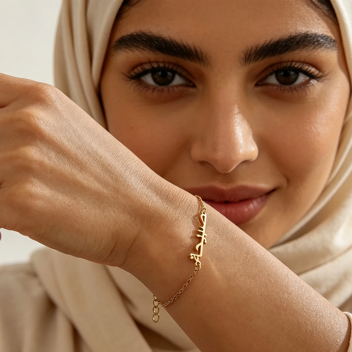 Qitian Personalized Islamic Calligraphy Bracelet Custom Arabic Name Bracelet 18k Gold Plated Stainless Steel Muslim Jewelry Gift