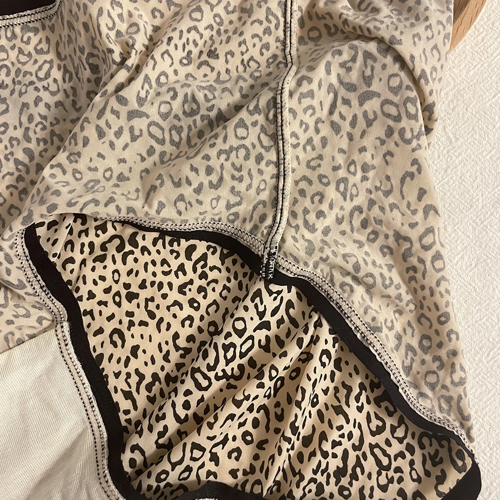 Ozey 2 pçs/set macio sedoso leopardo impressão sexy calcinha feminina meados de cintura seda macio topo hip moldar calcinha de seda gelo