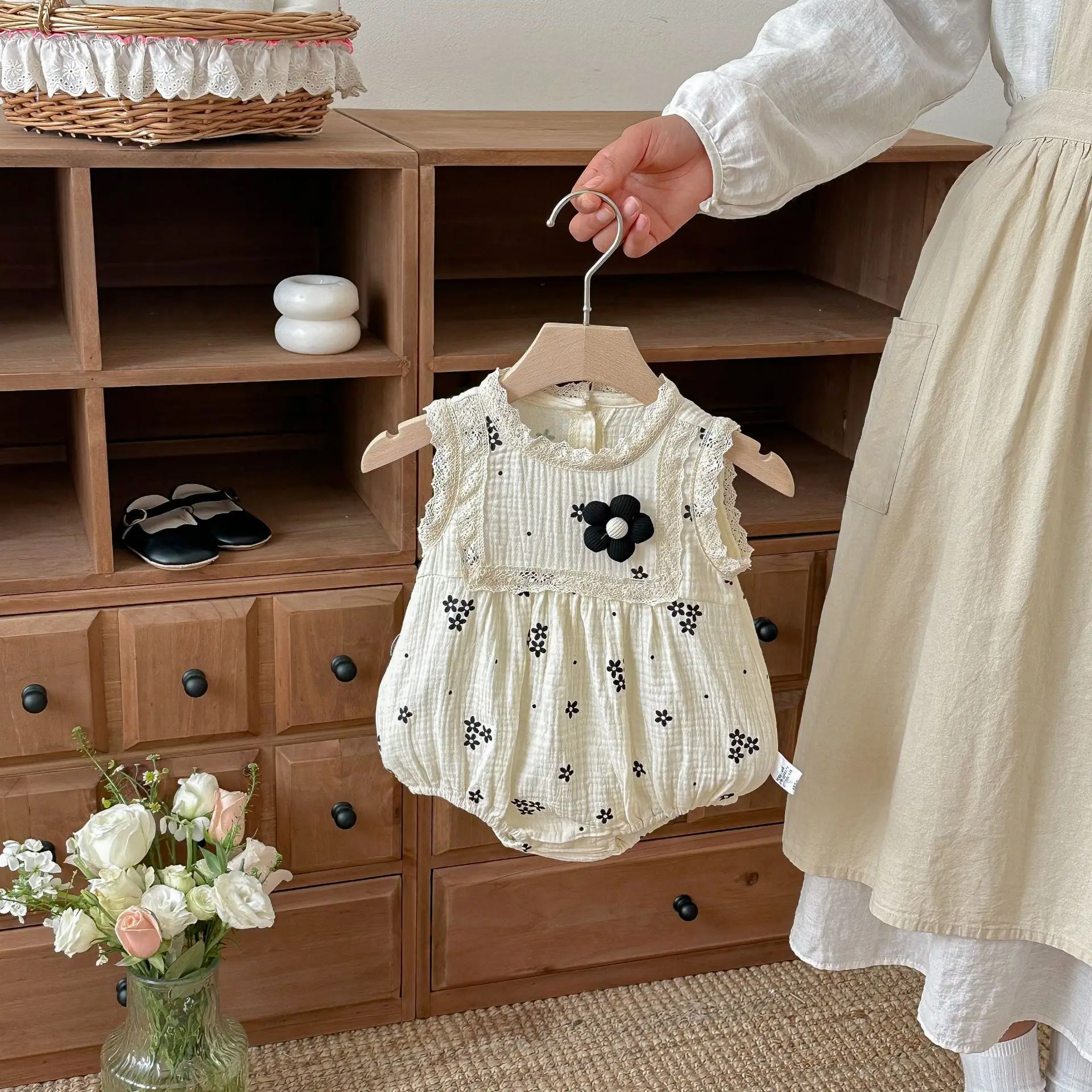 

2026 Summer New Baby Girl Sleeveless Bodysuit Cute Infant Girl Cute Flower Print Princess Clothes Cotton Toddler Clothes 0-24M