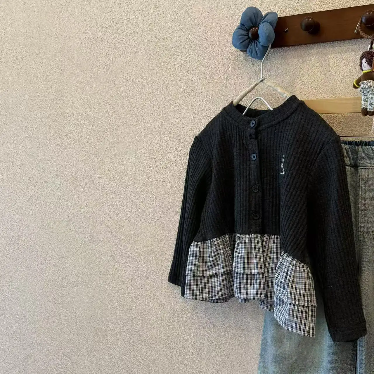 

Свитер для девочек, осень 2024, новая детская одежда, корейская одежда для девочек, детский цвет, клетчатая вязка с длинными рукавами, повседневная, простая, универсальная