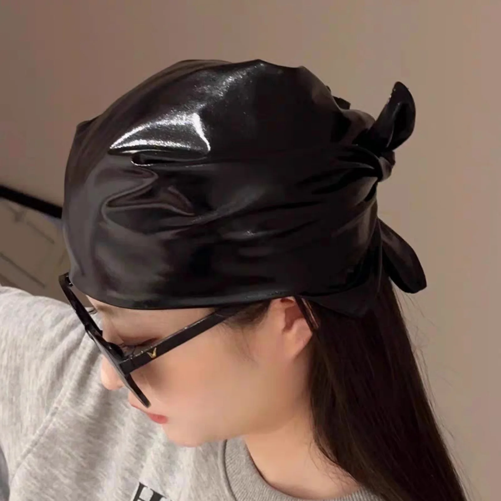 1PC Metallic Gold & Black Head Scarf, Tie-Back Turban Headwrap, Stylish Hair Accessory for Women, Perfect for Fashionable Looks
