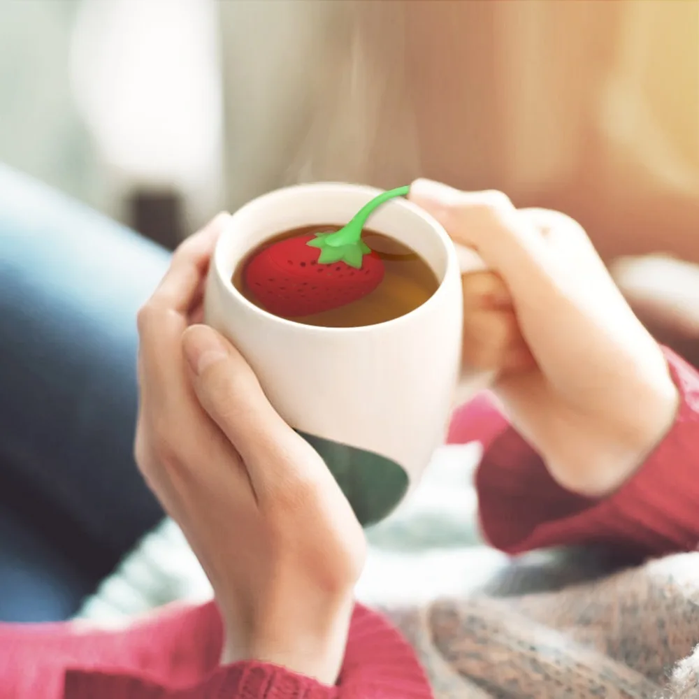 Food Grade Silicone Silicone Tea Infuser Strawberry Shape Design Long Handle Tea Strainer Simple and Sophisticated Design