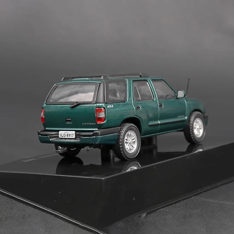 IXO moulé sous pression 1:43 échelle Blazer 2ème 2002 alliage modèle de voiture classique produit fini Simulation jouet Collection modèle statique