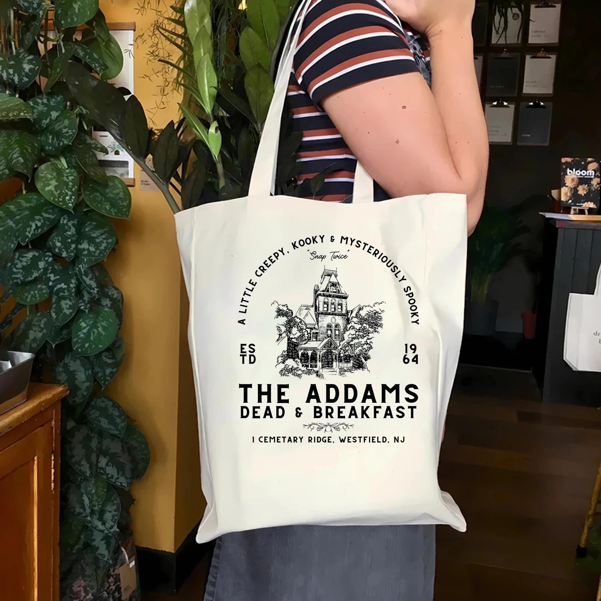 Addams Family Halloween horror tote bag Gothic women's Halloween party tote bag Addams Family tote bag Morticia Addams tote bag