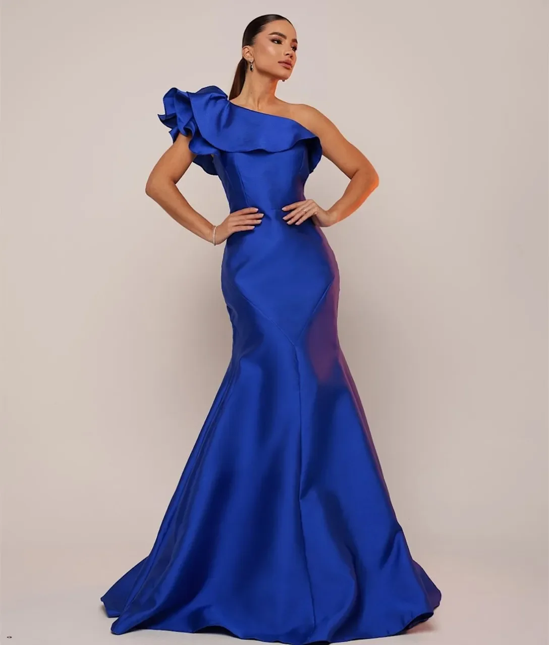 

Customized Elegant Long Satin One Shoulder Prom Dresses Ruffles Mermaid Pleated Royal Blue Party Dress Formal Evening Dresses