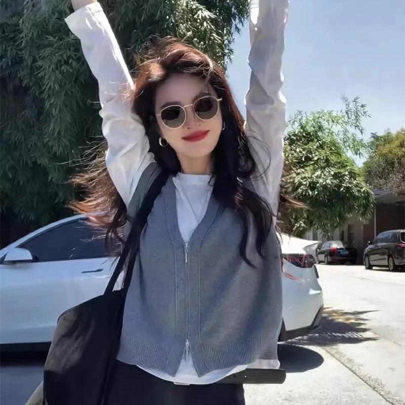 

Вязаный жилет для женщин, новинка 2025, модная майка с двойной молнией и v-образным вырезом, осенне-зимний кардиган без рукавов из овечьей шерсти, верхняя одежда