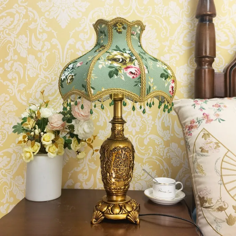 European Bedroom Bedside Light Marriage Room Wedding Living Room Retro Study Romantic Warm Gift Hotel Desk Lamp Fabric Lamp