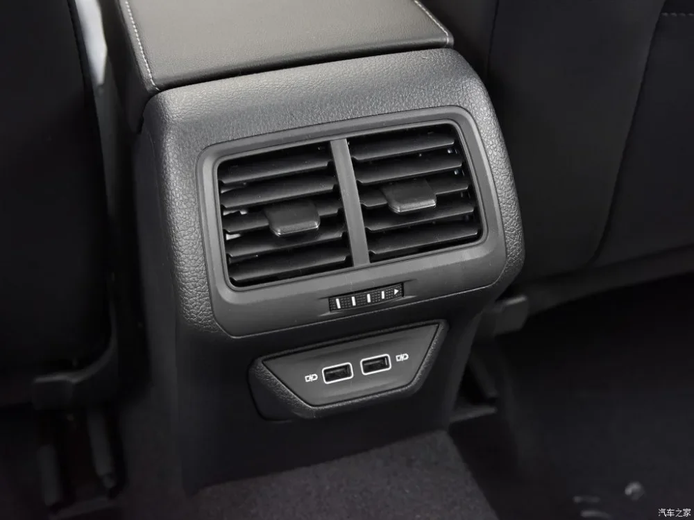 For VW Golf 7 rear USB Charger Rear Armrest USB Charger Power charger for VW Golf 7 MK7 Upgrade to Golf 7.5 2019 Golf R line