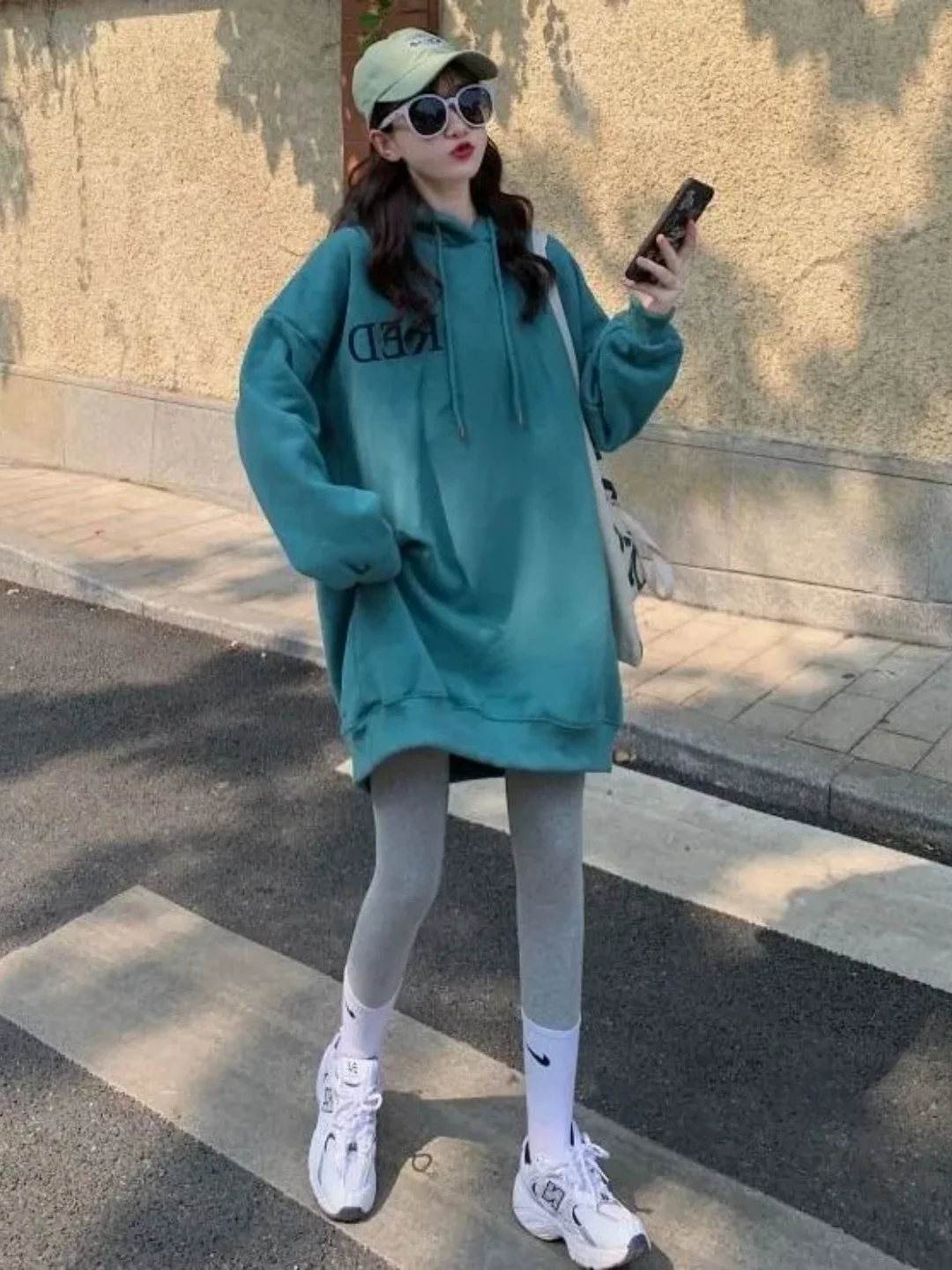 

Зимняя толстовка с буквенным принтом Thiened Fce больших размеров, длинный топ све Jaet для молодежи, корейский Sle Commute