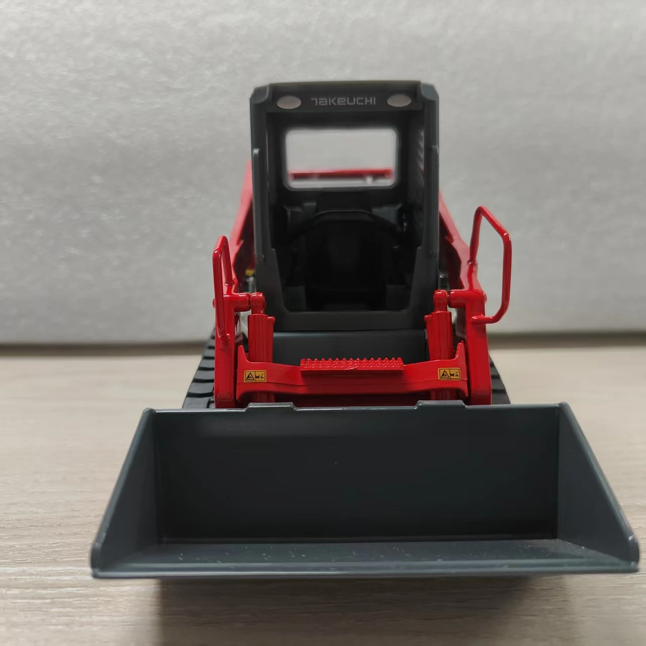 يموت الصب 1:25 مقياس Takeuchi TL12V-2 محمل زلق الهندسة رافعة شوكية ثابتة محاكاة سبيكة نموذج جمع هواية تذكارية #3