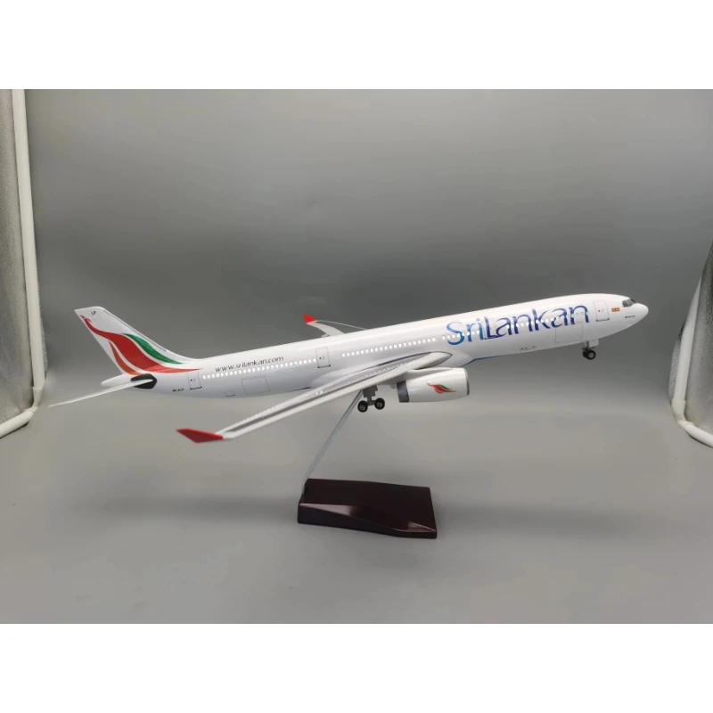 

1:135 Scale 47CM SriLankan Airlines A330 Model W Landing Gear Wheels Lights Resin Aircraft Plane Collection Decoration Display