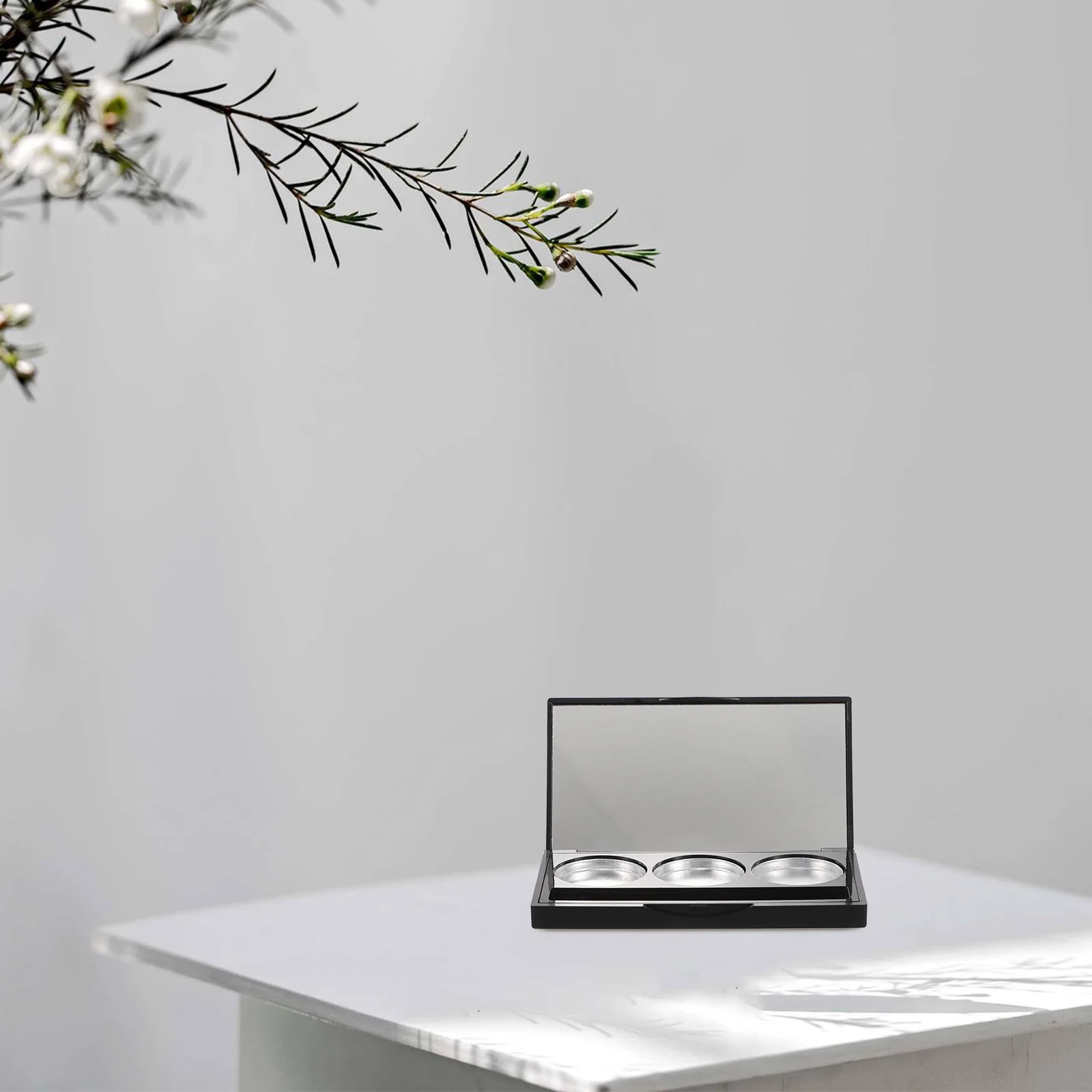 

3-Grid Empty Refillable Eyeshadow Palette Portable Makeup Storage Case Travel Diy Blush Organizer