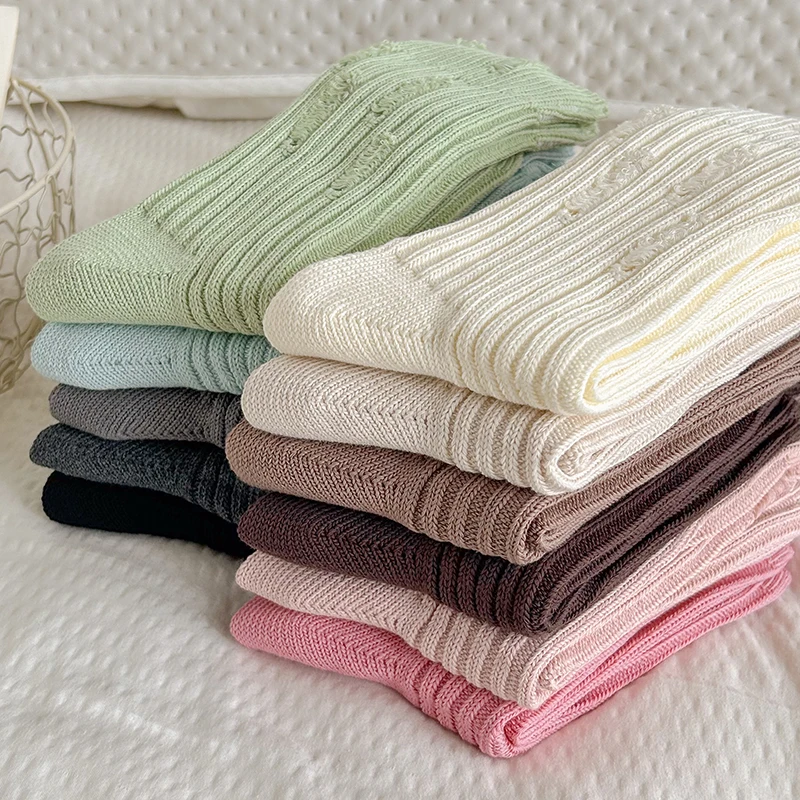 Modne skarpetki dla kobiet Jesień Nowy koreański styl Wydrążone luźne skarpetki Oddychające skarpetki w jednolitym kolorze Proste skarpetki damskie Wygodne