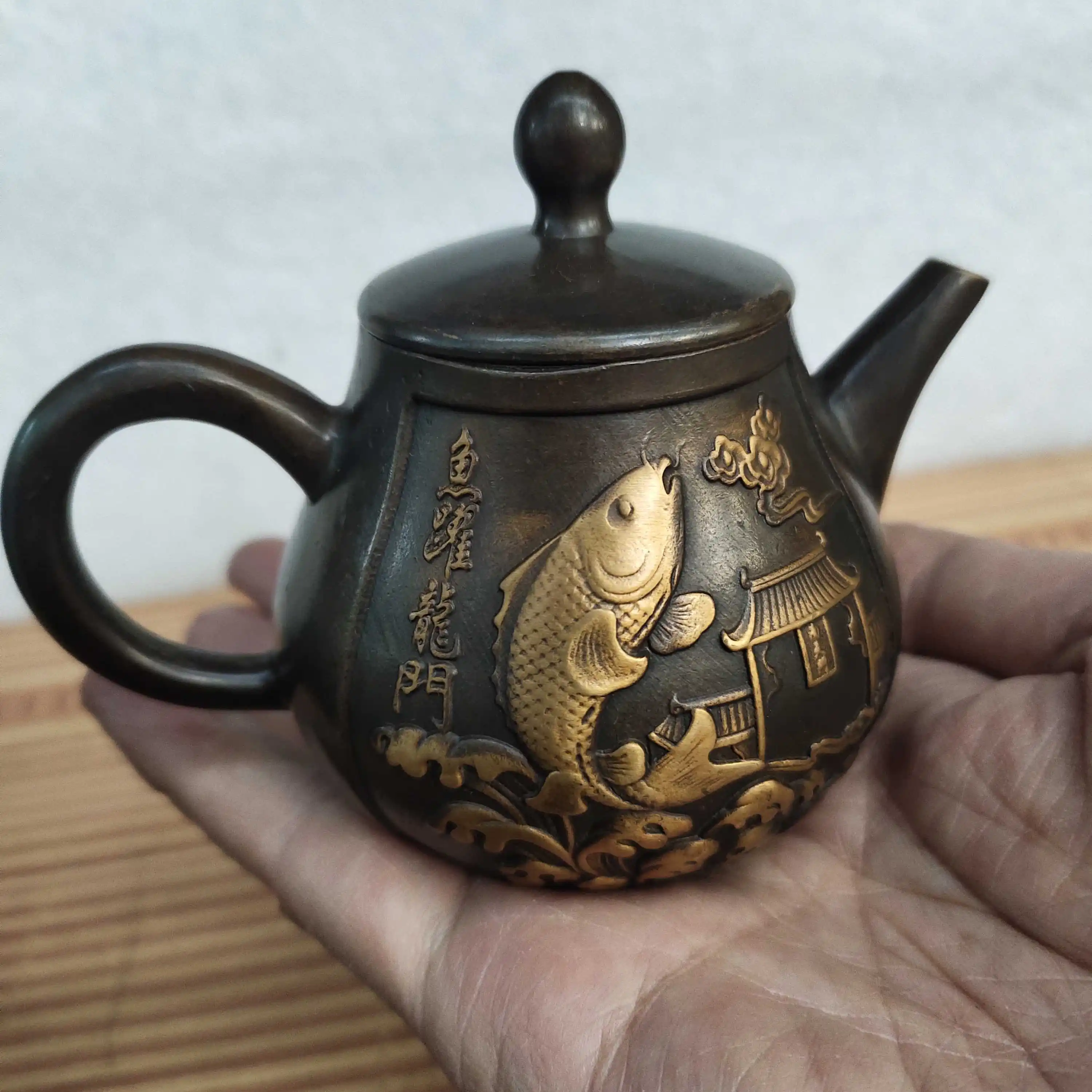 Antique Bronze Teapot, Pure Copper, High Relief, Carp Yue Longmen, Hip Flask, Collection